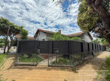 Casa · 128m² · 3 Ambientes · 1 Cochera · Casa de 3 Ambientes en Venta - Barrancas de Quilmes - Ideal Vivienda o Renta