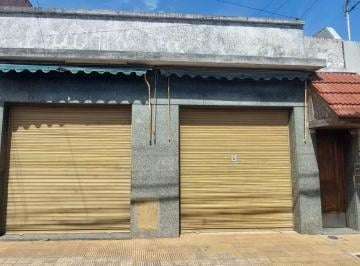 Casa · 194m² · 4 Ambientes · 2 Cocheras · Casa S/lote Propio de 8,66 X 30 m, con Garage o Local