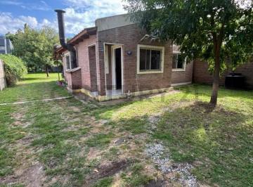 Casa · 65m² · 3 Ambientes · 1 Cochera · Venta de Casa de 1 Dormitorio en Funes