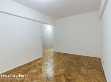 Departamento de 3 ambientes, Recoleta · Retasado - Excelente Departamento 2 Ambientes Reciclado a Nuevo en Recoleta