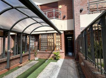 Casa de 3 ambientes, Quilmes · Duplex en Venta en Bernal