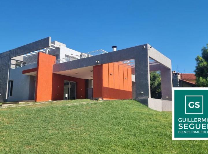 Casa · 206m² · 6 Ambientes · 2 Cocheras