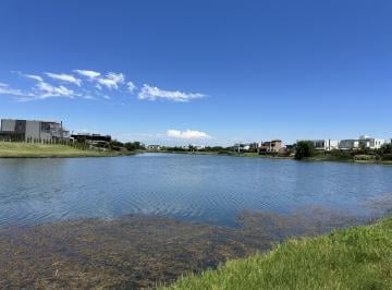 Terreno · 920m² · Terreno/lote Al Agua en Venta - Barrio Marinas Puertos