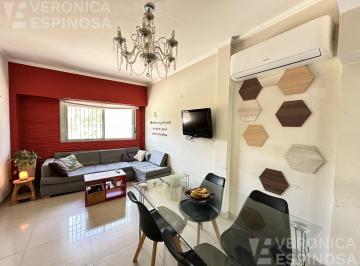 Casa · 254m² · 7 Ambientes · 2 Cocheras · Casa de Siete Ambientes en Venta, Moron.