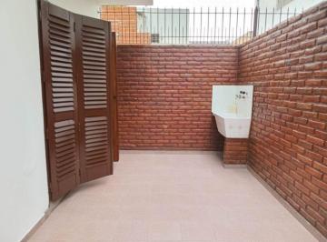 Departamento de 2 ambientes, Avellaneda · Venta Depto. 2 Amb Amplios Pb Interno Wilde Centro con Cochera, Patio Propio. Exc. Ubicacion