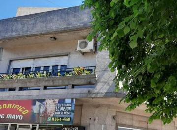 Casa · 85m² · 4 Ambientes · 1 Cochera · Bernal, Casa en Venta 4 Amb con Cochera