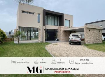 Casa · 238m² · 5 Ambientes · 1 Cochera · Casa Venta El Principado