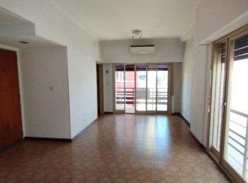Departamento · 77m² · 3 Ambientes · 1 Cochera · Departamento 3 Amb C/cochera Garibaldi 206 4º Quilmes Centro