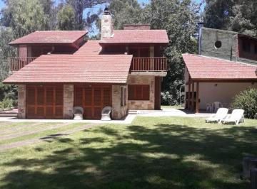 Casa · 280m² · 5 Ambientes · Casa en Bosque Peralta Ramos