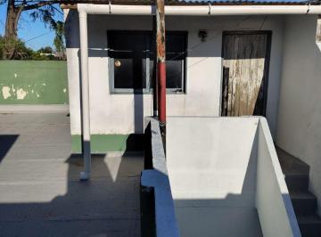 PH de 3 ambientes, Tres de Febrero · PH Tipo Casa Frente 3 Ambientes C/ Patio con Lavadero, Terraza y Cuarto Usos Multiples Caseros