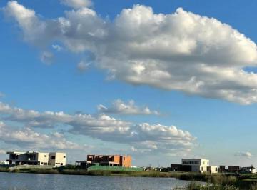 Terreno · 690m² · Excelente Lote en Venta Puertos del Lago Barrio Amarras