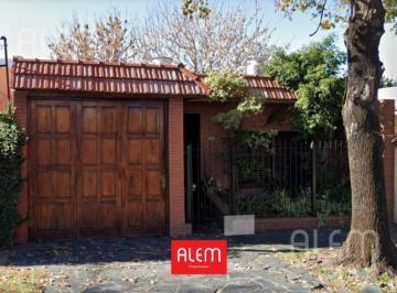 Casa · 126m² · 3 Ambientes · 3 Cocheras · Casa en Venta en Lomas de Zamora Oeste