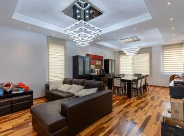 Casa · 372m² · 10 Ambientes · 2 Cocheras · Venta - Casa de 4 Dorm., Piscina, Quincho y 3 Cocheras - Kentucky Club de Campo, Funes.