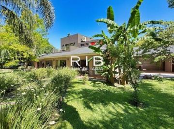Casa de 6 ambientes, Pilar · Importante Propiedad Racionalista Sobre 2047 m² Parquizados
