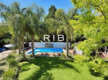 Casa de 6 ambientes, Pilar · Importante Propiedad Racionalista Sobre 2047 m² Parquizados