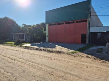 Local comercial · 428m² · 3 Ambientes · Galpón de Mas de 320 m² en Alquiler con Privados