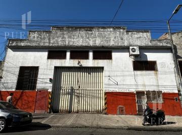 Frente · Galpón en Venta en Parque Patricios