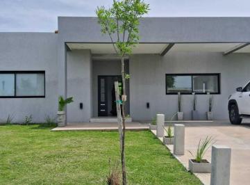 Casa · 180m² · 3 Ambientes · Casa en Venta en San Sebastian - Area 9, San Sebastian, Escobar