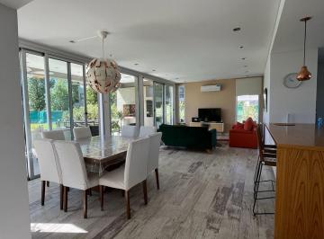 Casa · 160m² · 5 Ambientes · Casa en Terralagos