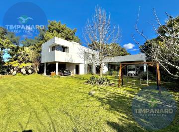 Casa · 150m² · 5 Ambientes · 2 Cocheras · Retasada! Casa Sobre 2 Lotes. Unica! Apta Credito!