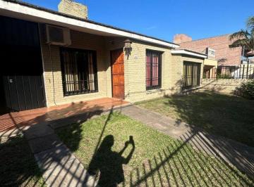 Casa de 14 ambientes, Córdoba · Casa Venta Urca! 3 Dorm - Apta Credito!