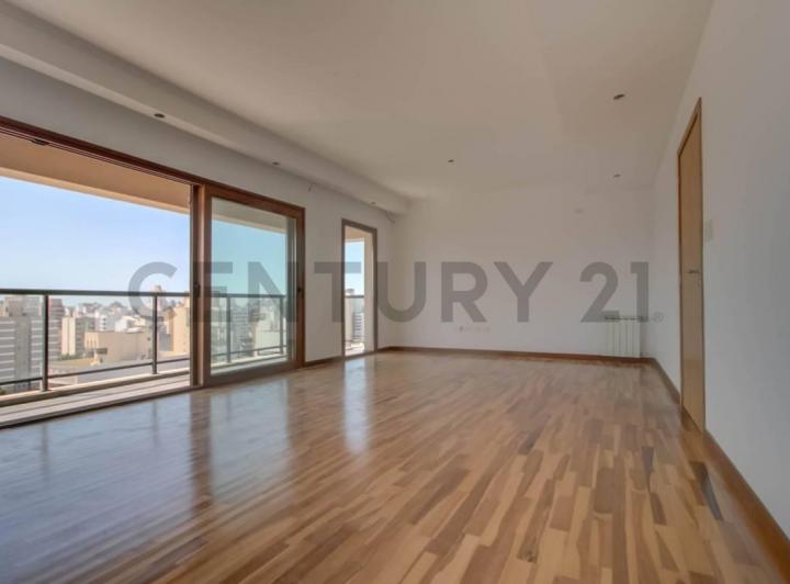 Departamento · 146m² · 5 Ambientes · 1 Cochera