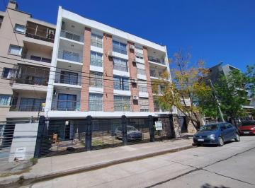 Departamento · 48m² · 3 Ambientes · Venta de Departamento 3 Ambientes, en 2do. Piso, en Castelar Centro, Lado Sur.