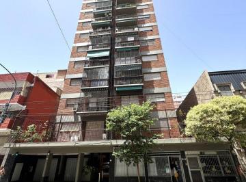 Departamento · 52m² · 3 Ambientes · Al Frente, Muy Luminoso 3 Ambientes con Balcón, 5° Piso.