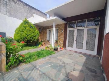 Casa · 165m² · 3 Ambientes · 1 Cochera · Venta de Casa Americana 3 Amb. + Dto 2 Amb. Castelar Sur. - Moron