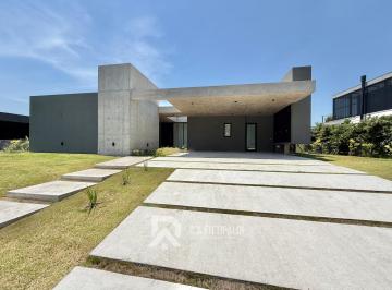 Casa · 213m² · 5 Ambientes · 4 Cocheras · Casa Moderna en Venta Pilará Country 5 Ambientes a Estrenar La Calesa