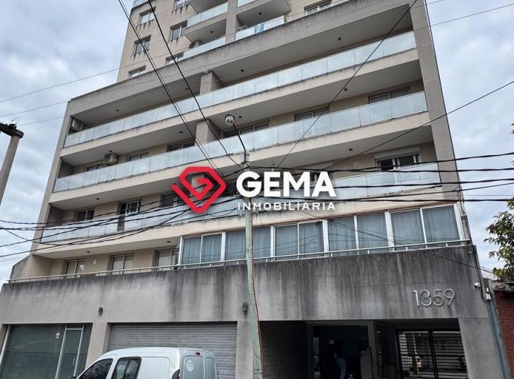 Departamento · 81m² · 6 Ambientes · 1 Cochera