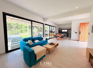 Casa · 143m² · 5 Ambientes · Venta - Casa 5 Ambientes con Parrilla - Costa Esmeralda