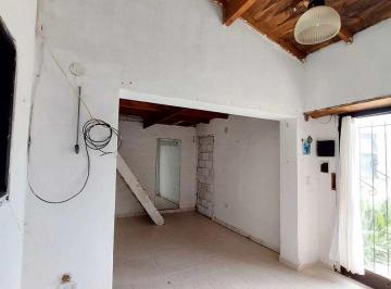 Casa de 3 ambientes, Playa Dorada · 2 Propiedades a Reciclar en Barrio Playa Dorada