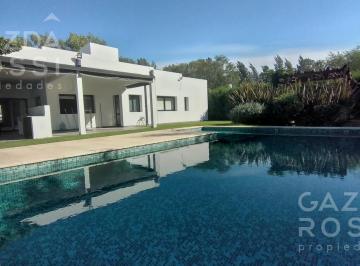 Casa · 192m² · 5 Ambientes · 2 Cocheras · Hermosa Casa 6 Ambientes en La Horqueta, Canning
