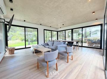 Casa · 182m² · 5 Ambientes · Venta - Casa 5 Ambientes con Galeria - Costa Esmeralda