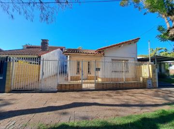 Casa de 4 ambientes, Esteban Echeverría · Casa 4 Amb. en Venta en Centro de Monte Grande Lote 10 X 40 m²