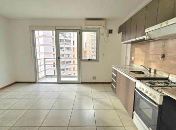 Departamento · 33m² · 2 Ambientes - Federico · Alquiler 1 Dormitorio C/balcon en Neuquen, a 100 m de Av Argentina, Zona Centro.