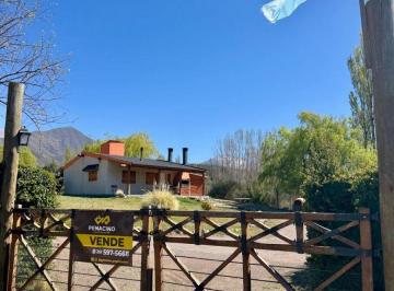 Casa de 4 ambientes, Potrerillos · Dos Casas en Venta en Potrerillos con Vista a La Montaña y Al Dique, Amplio Parque con Pileta.