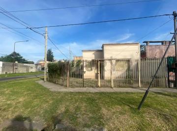 Casa · 65m² · 4 Ambientes · Casa en Venta en Los Hornos - La Plata - 2 Dorm.