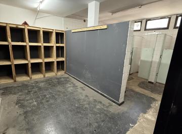 Bodega-Galpón · 1000m² · 3 Ambientes · Galpón en Alquiler en Ferreyra