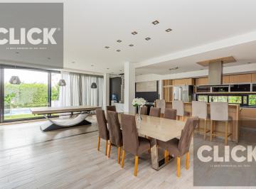 Casa · 300m² · 5 Ambientes · 4 Cocheras · Casa 5 Ambientes en Venta en Barrio Lagos de Canning I con Jardín y Pileta