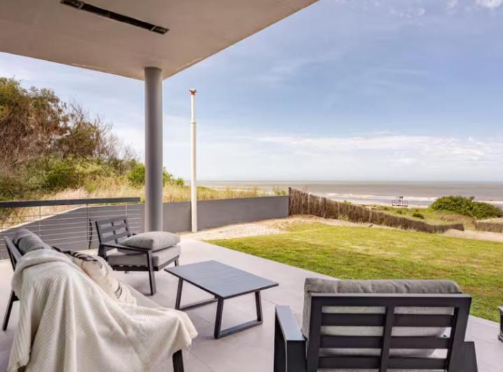 Casa · 552m² · 9 Ambientes · 2 Cocheras