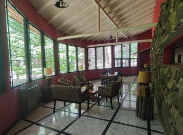 Casa · 180m² · 4 Ambientes · 1 Cochera · Chalet en Barrio Privado "El Descanso" - La Lucila del Mar