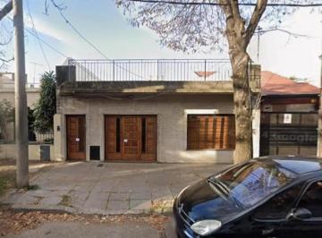 Casa · 140m² · 3 Ambientes · 1 Cochera · ¡U$d 180.000! Casa en Villa Martelli (Perú 300) con Gran Pot