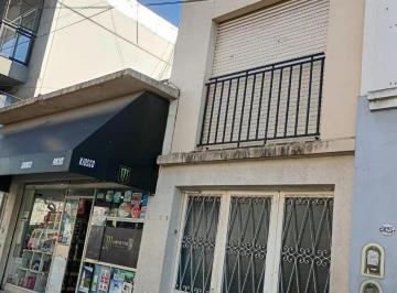 Casa · 151m² · 3 Ambientes · 1 Cochera · Inversión Estratégica en Centro de Villa Martelli. Alto Pote