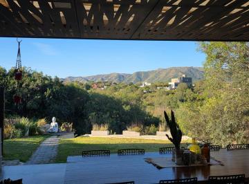 Casa · 270m² · 7 Ambientes · 2 Cocheras · Casa en Venta en Country Tierralta Usd
