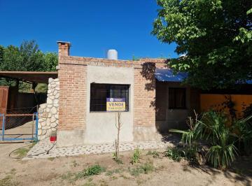 Casa · 82m² · 4 Ambientes · 1 Cochera · Casa en Villa de Las Rosas