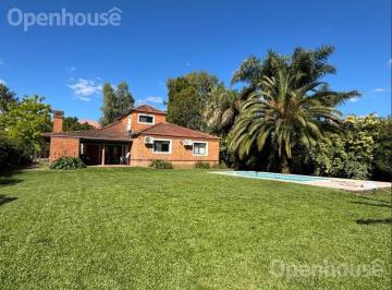 Casa · 131m² · 4 Ambientes · 2 Cocheras · Venta - 4 Ambientes - B° La Delfina - con Dependencia de Servicio