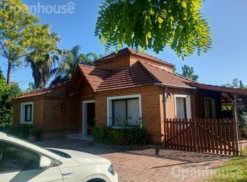 Casa · 131m² · 4 Ambientes · 2 Cocheras · Venta Casa en La Delfina - Apto Crédito - con Renta