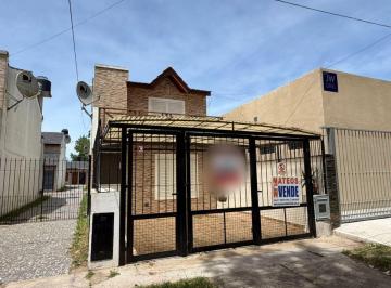 Casa de 4 ambientes, Mar del Tuyú · Venta Triplex Al Frente de 4 Ambientes Ubicado Sobre Asfalto
